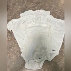 4 never worn Gerber onesies